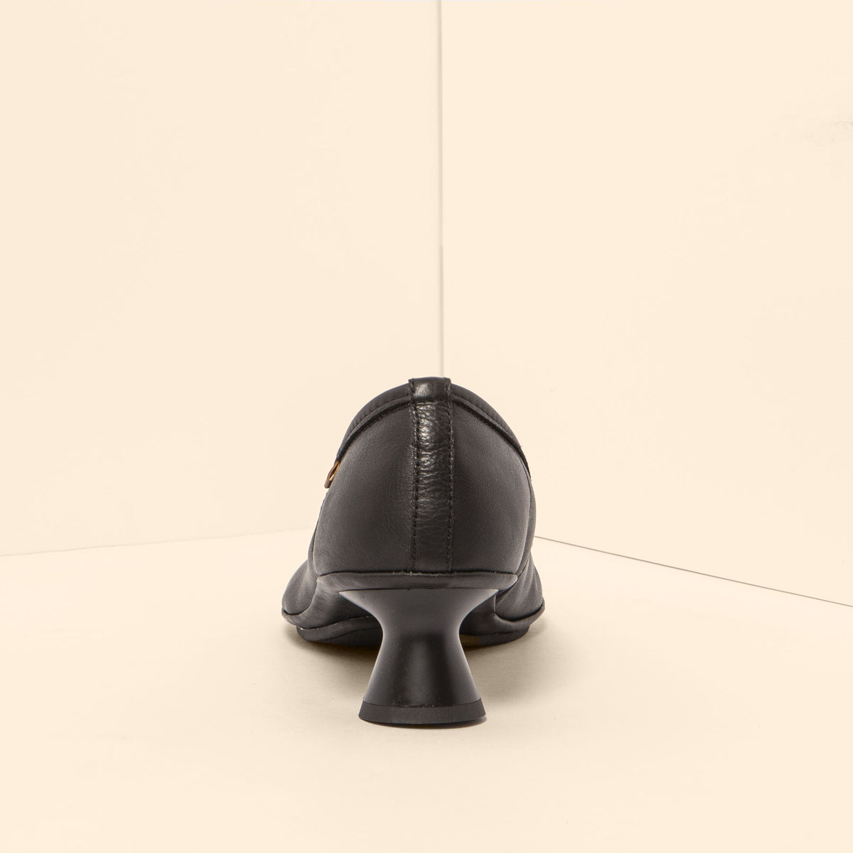 gid://shopify/Product/15700706001228_8