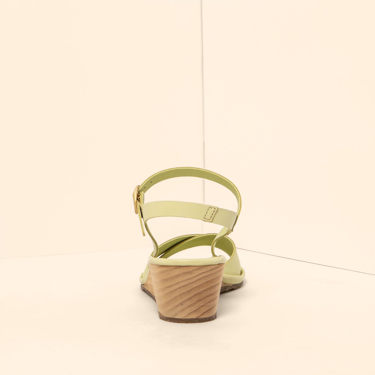 gid://shopify/Product/15700738572620_8