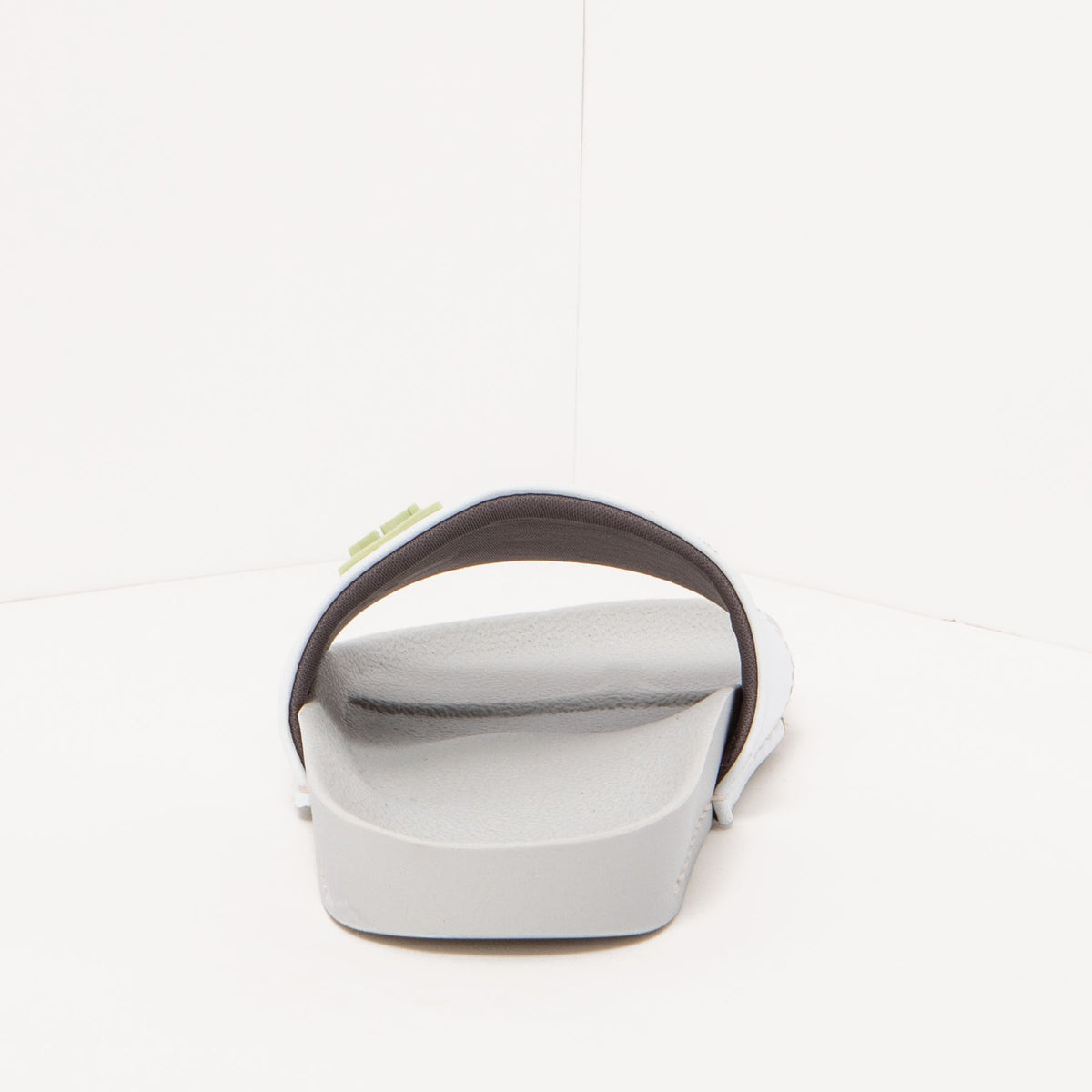 gid://shopify/Product/15693622444364_5