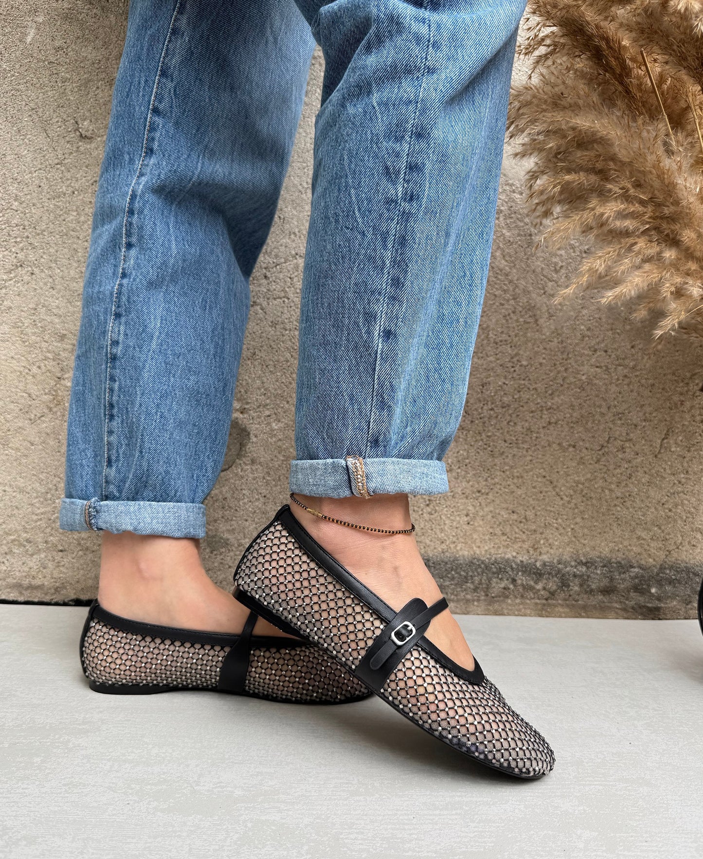 gid://shopify/Product/15740244361548_3
