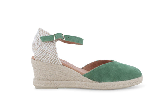 gid://shopify/Product/15686111723852_1