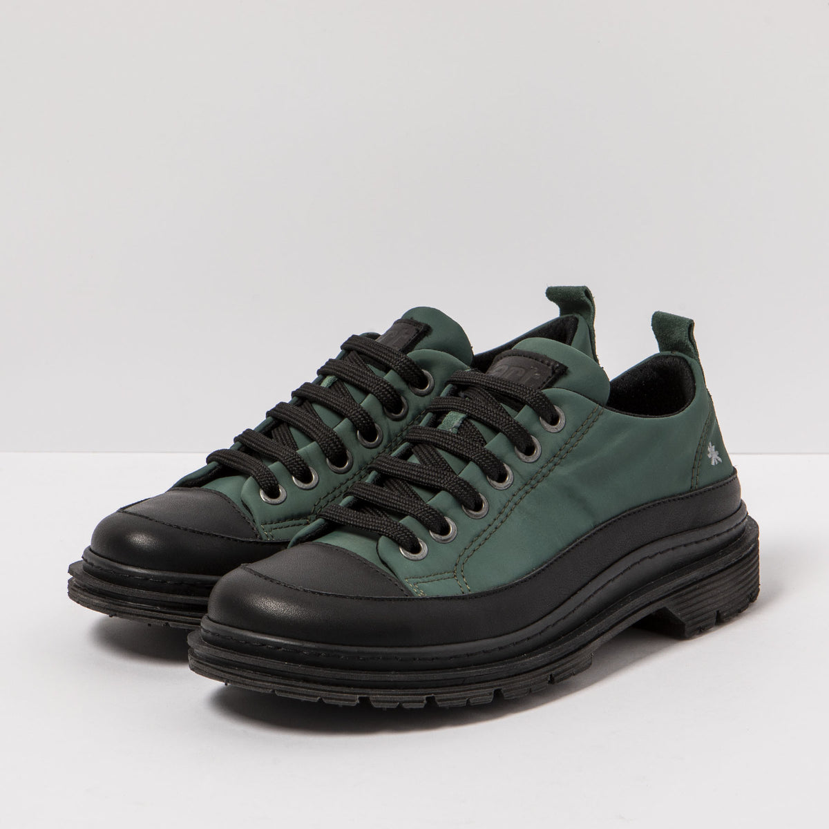 gid://shopify/Product/16171576033612_5