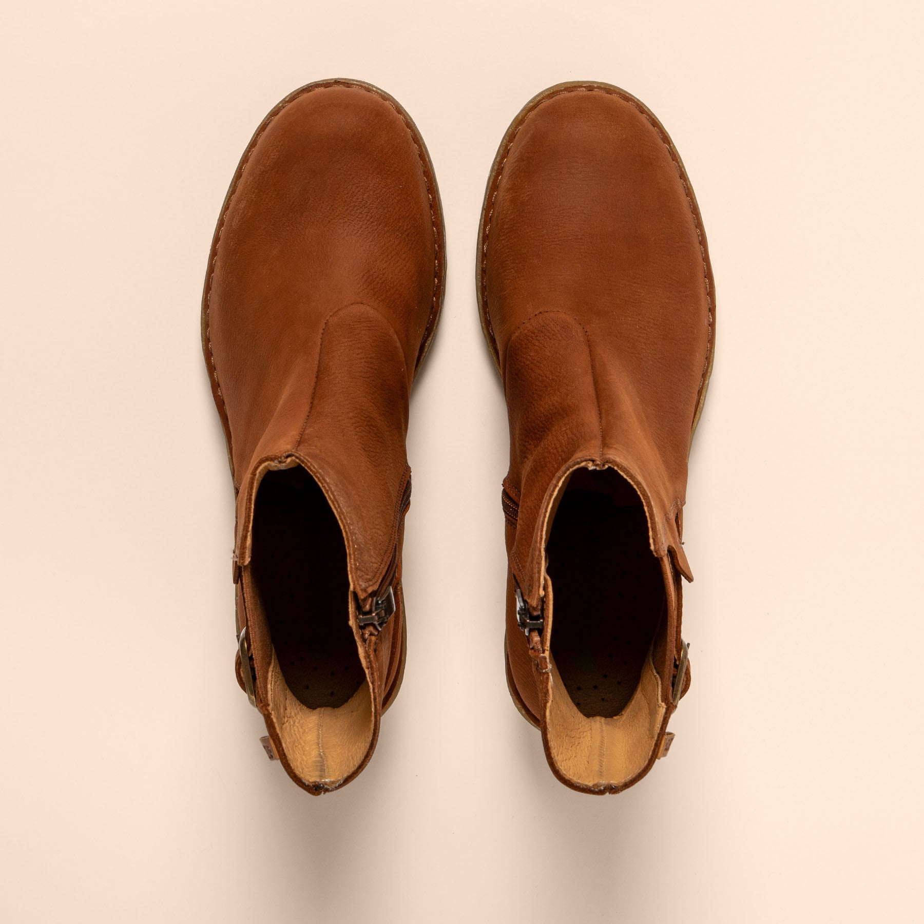 gid://shopify/Product/15700856013132_4