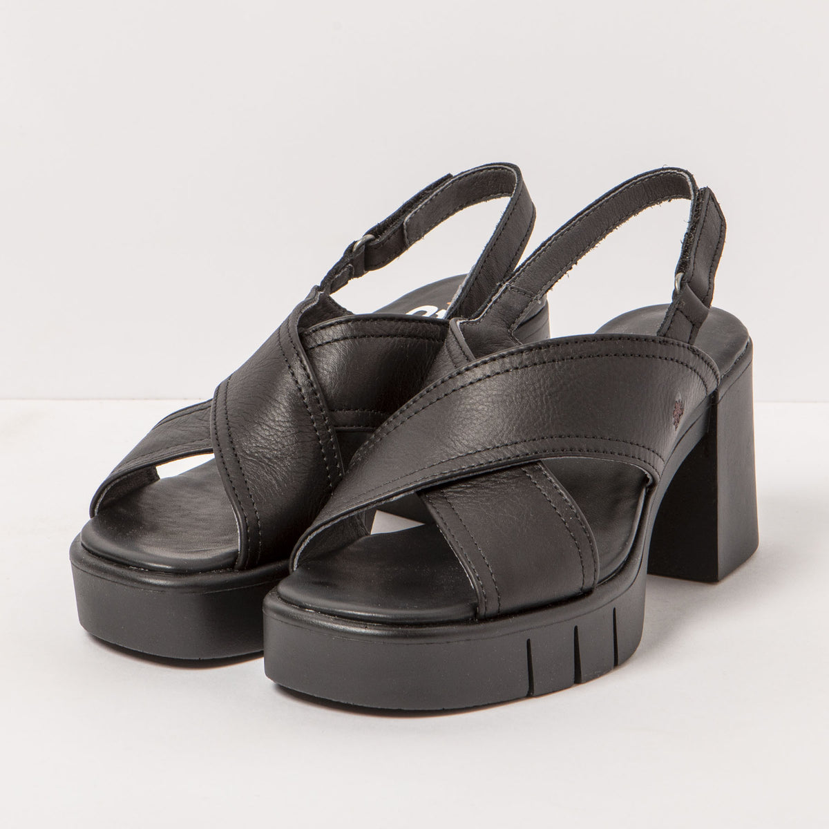 gid://shopify/Product/16171879235916_5
