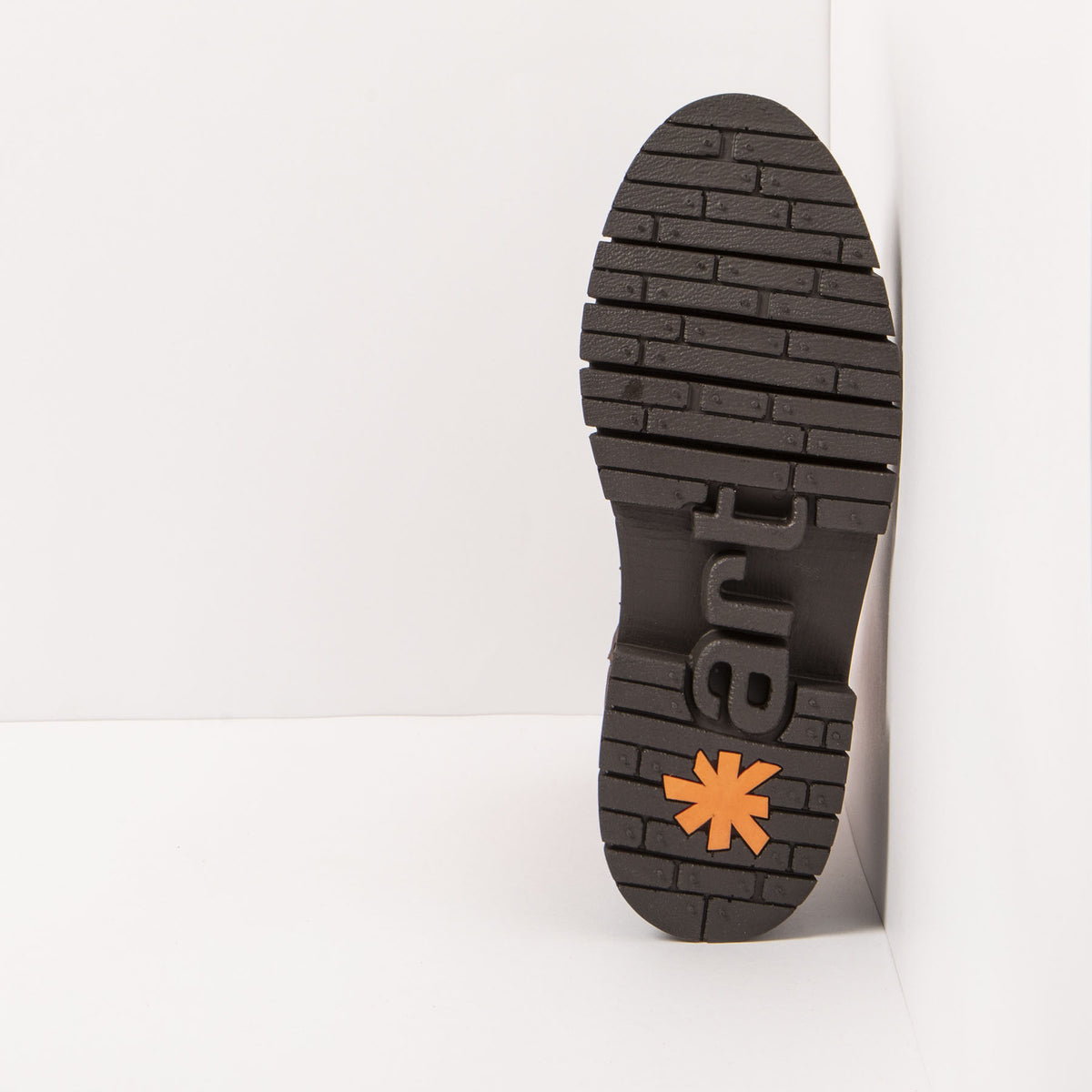 gid://shopify/Product/16171652088140_6