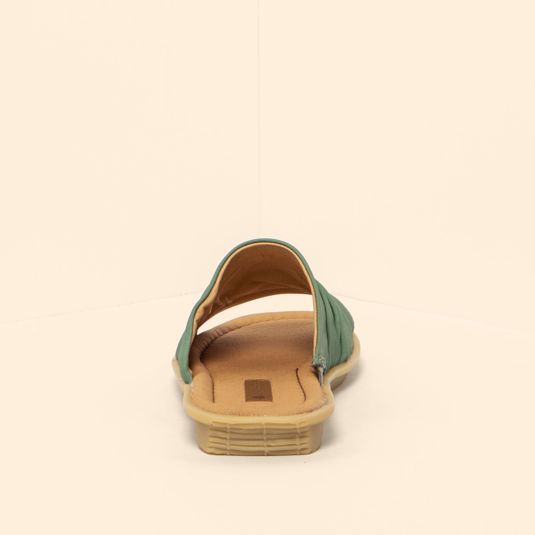 gid://shopify/Product/15700146159948_8
