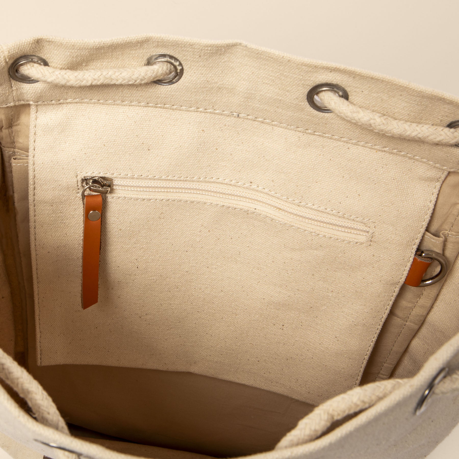gid://shopify/Product/15700292567372_4