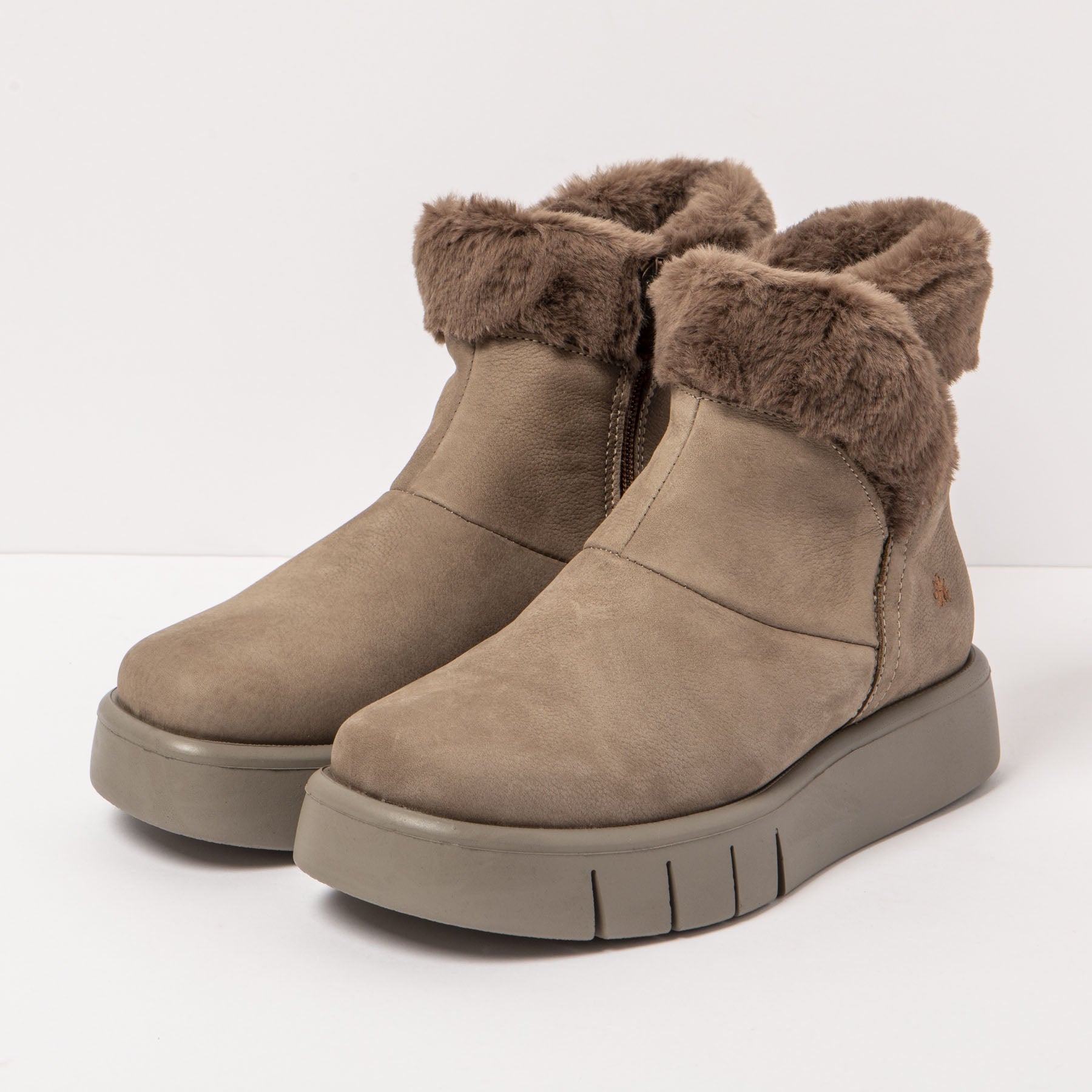 gid://shopify/Product/15785700393292_5