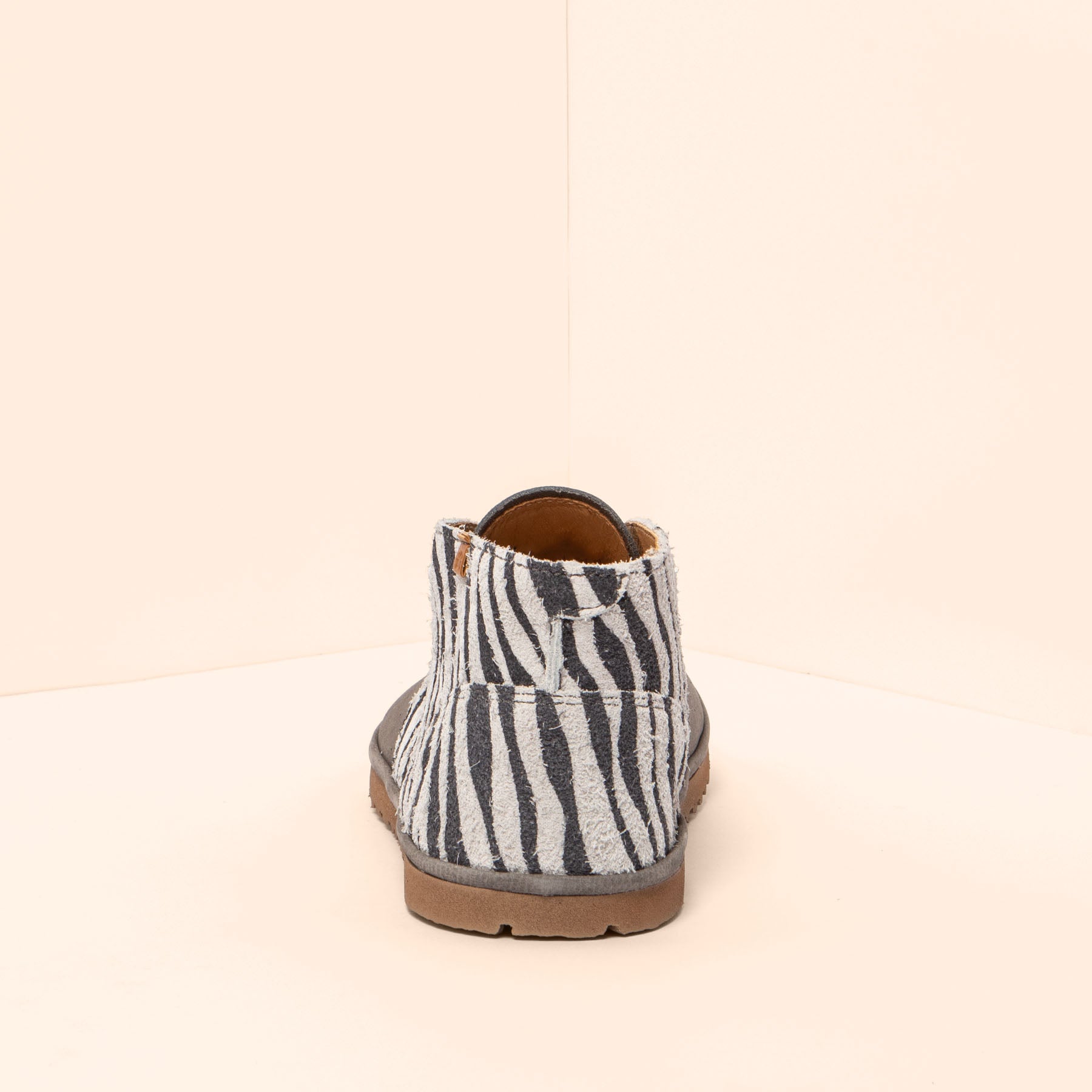 gid://shopify/Product/15700758102348_5