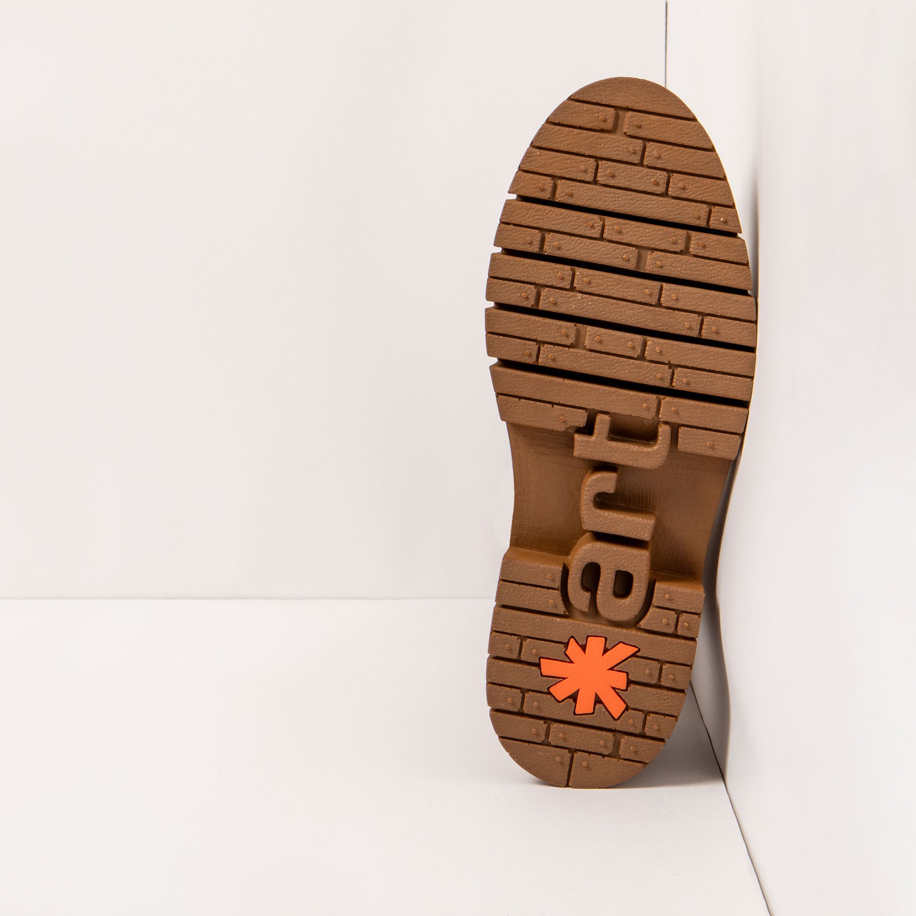 gid://shopify/Product/15694347534668_3