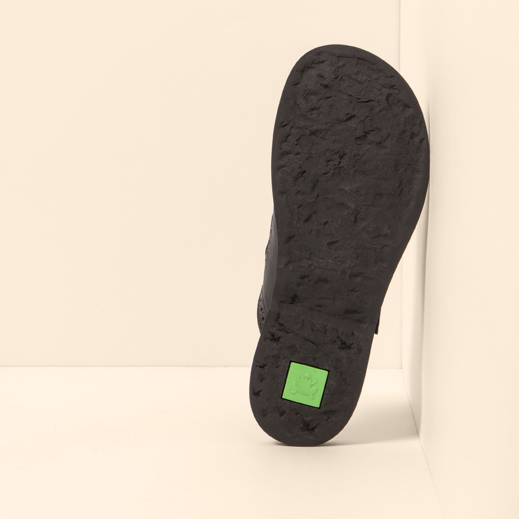 gid://shopify/Product/15700578566476_3