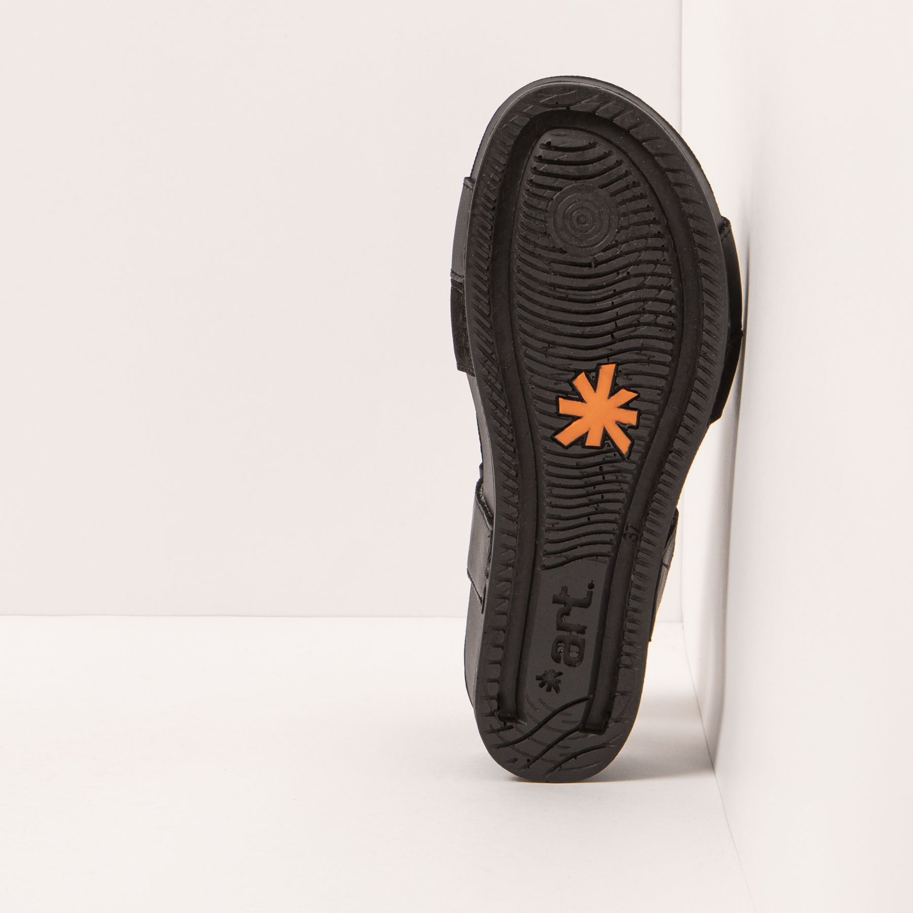 gid://shopify/Product/15693516046668_3