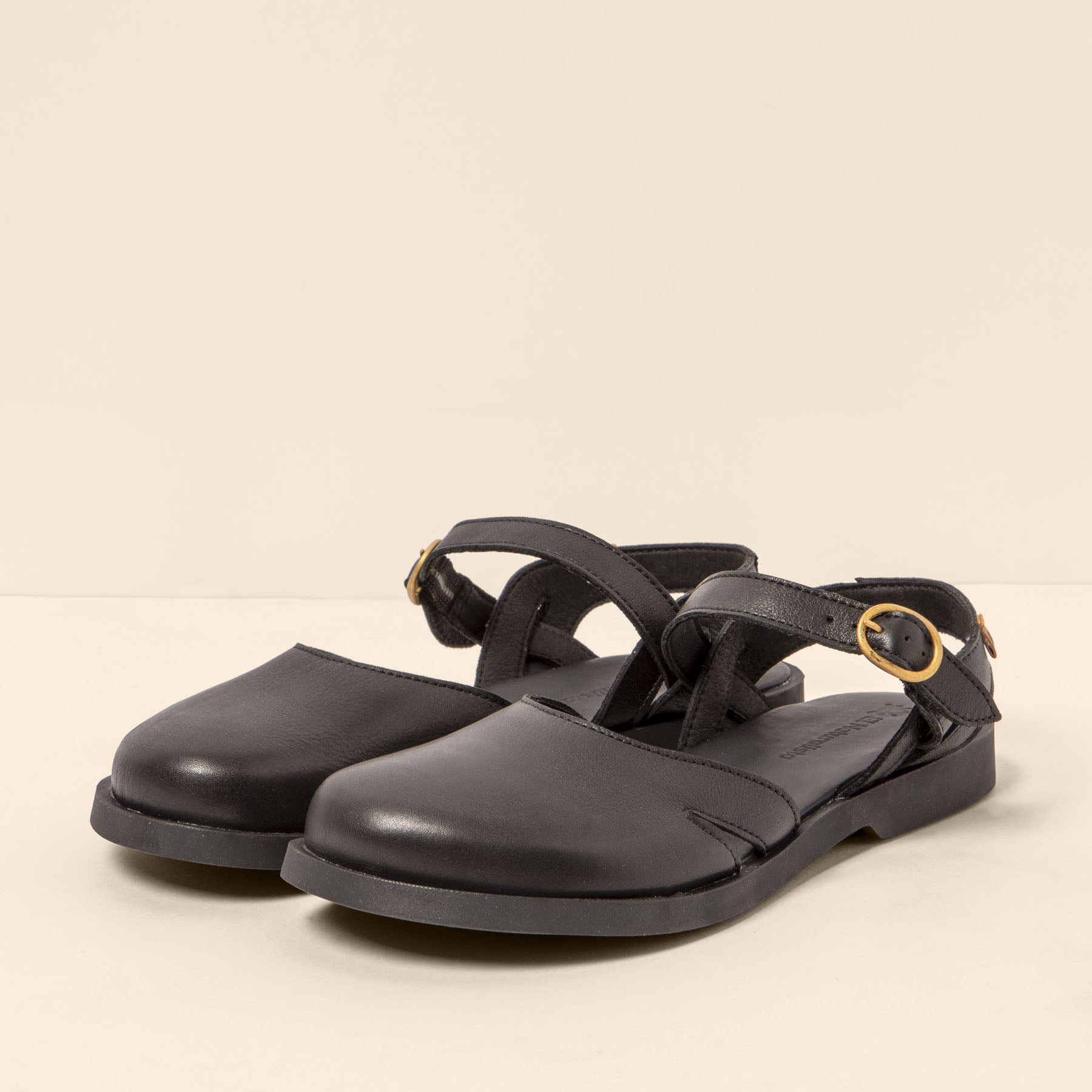 gid://shopify/Product/15700597932364_2