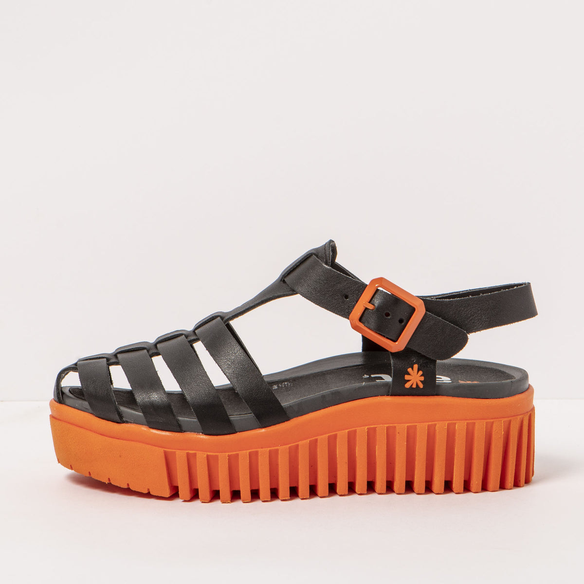 gid://shopify/Product/16171325849932_4