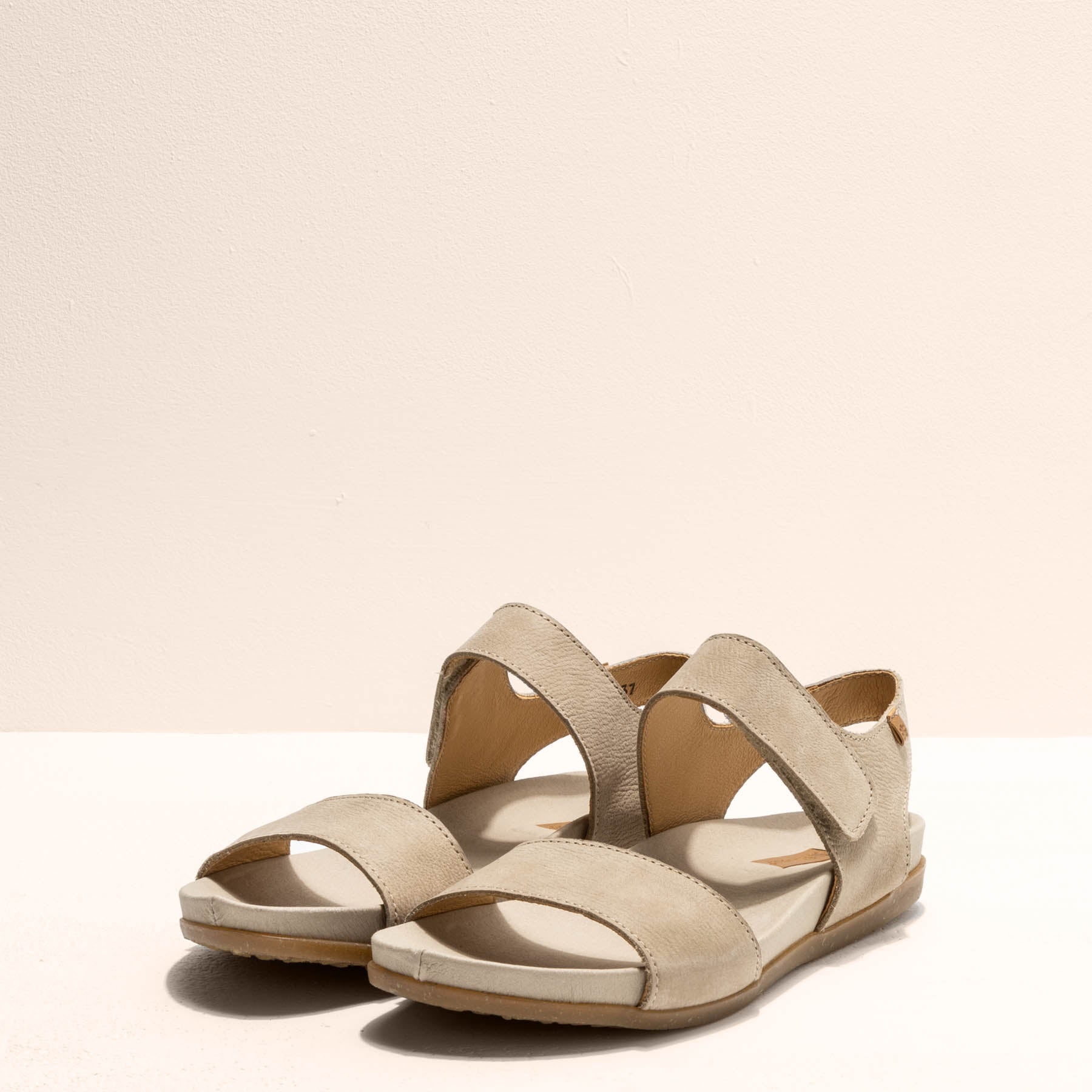 gid://shopify/Product/15700034748748_5