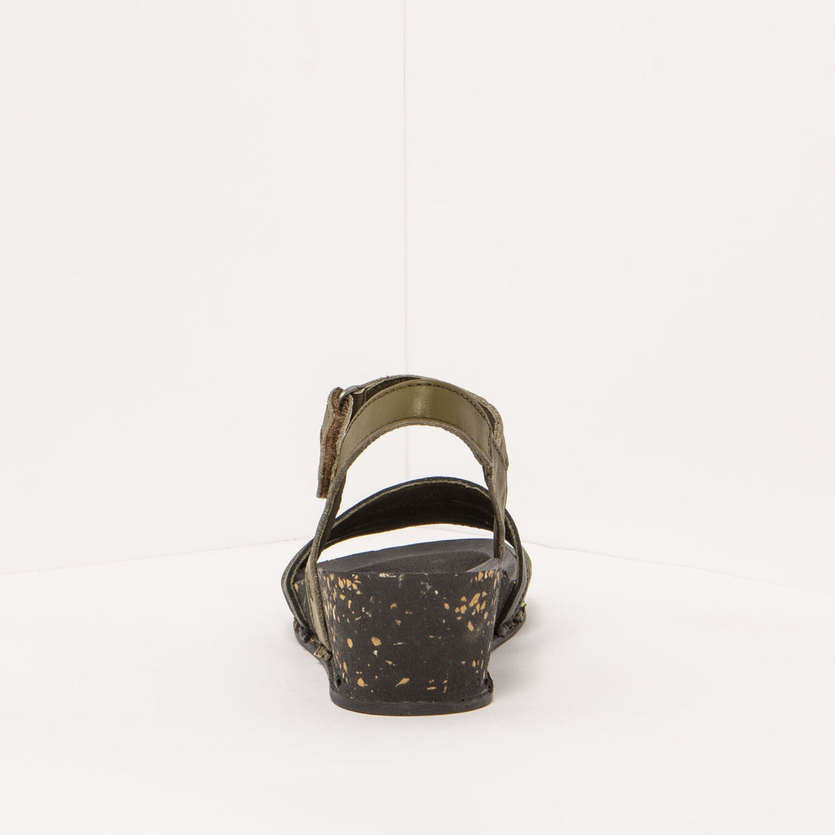 gid://shopify/Product/16171594514764_8