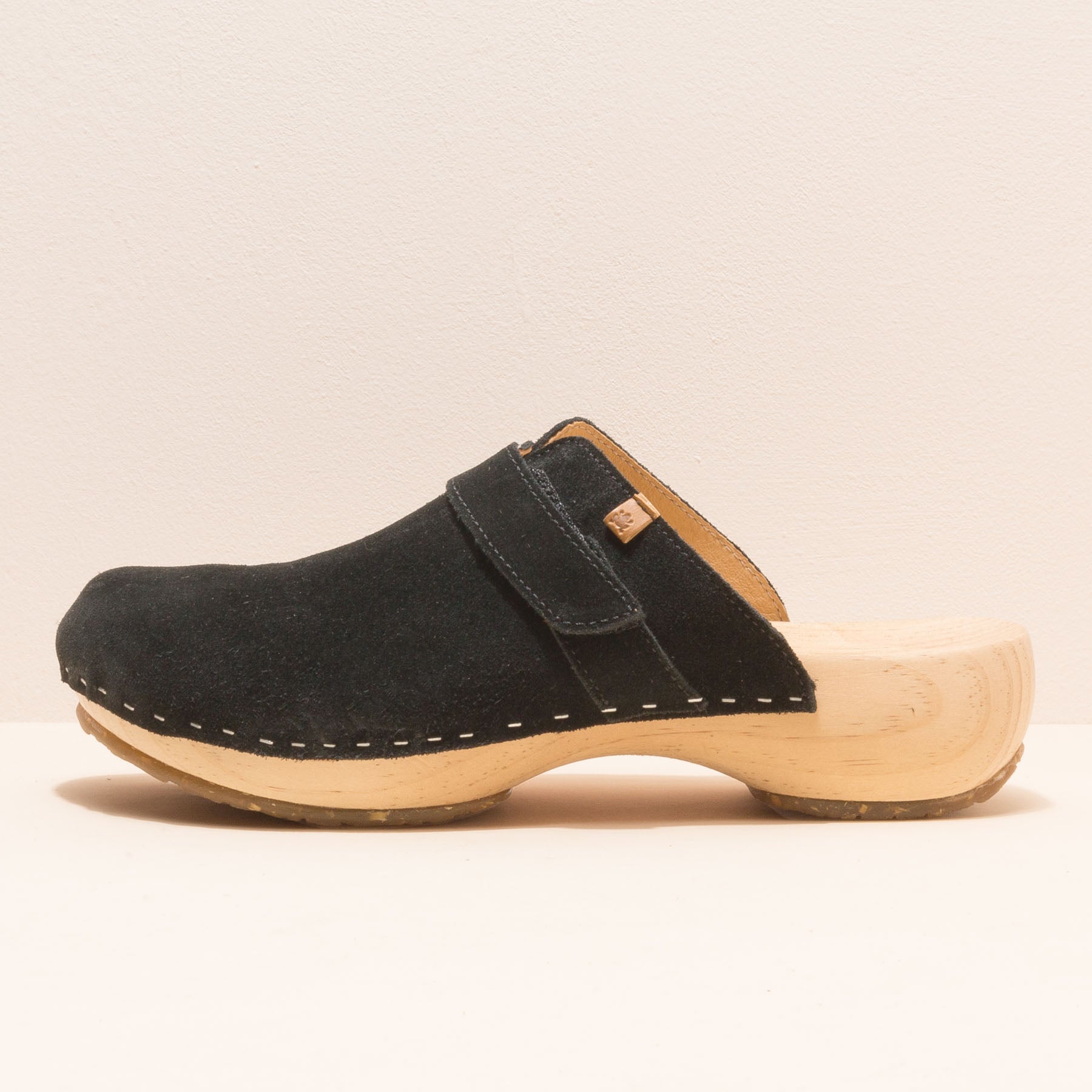 gid://shopify/Product/15700088389964_1