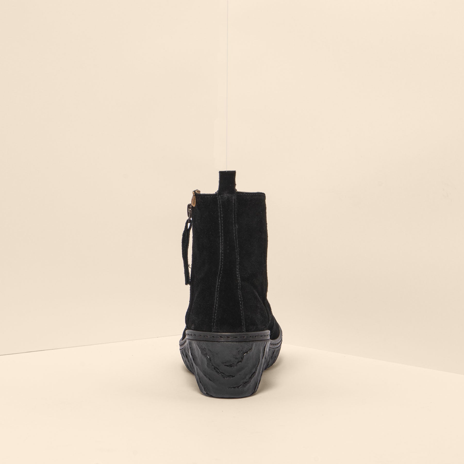 gid://shopify/Product/15699908297036_5