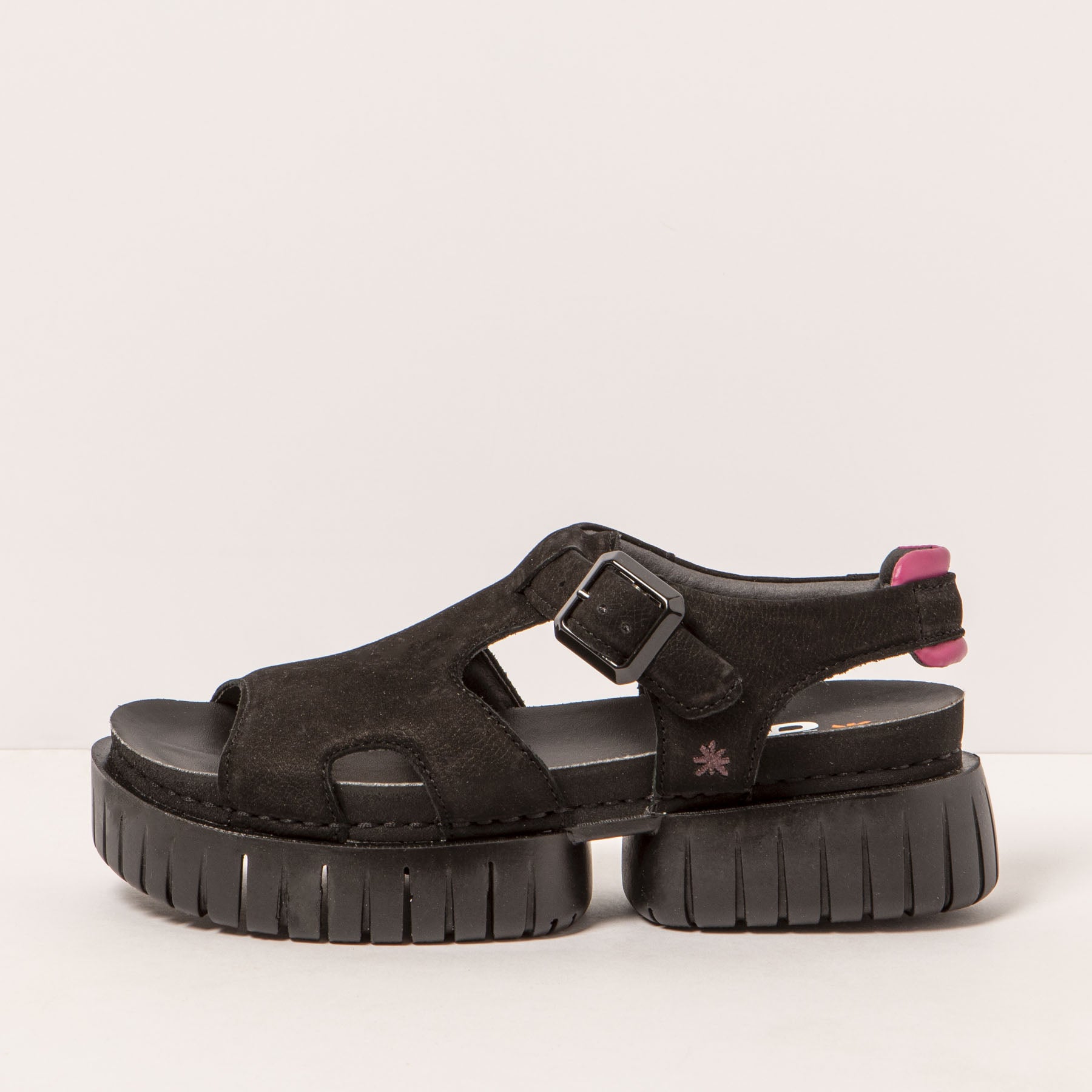 gid://shopify/Product/15693327171916_1