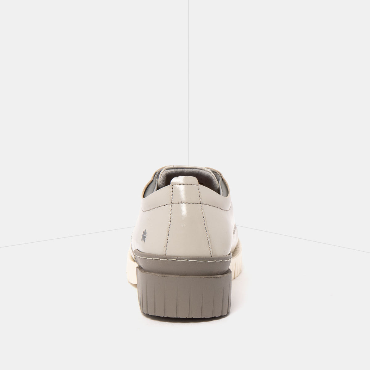 gid://shopify/Product/16172969361740_5