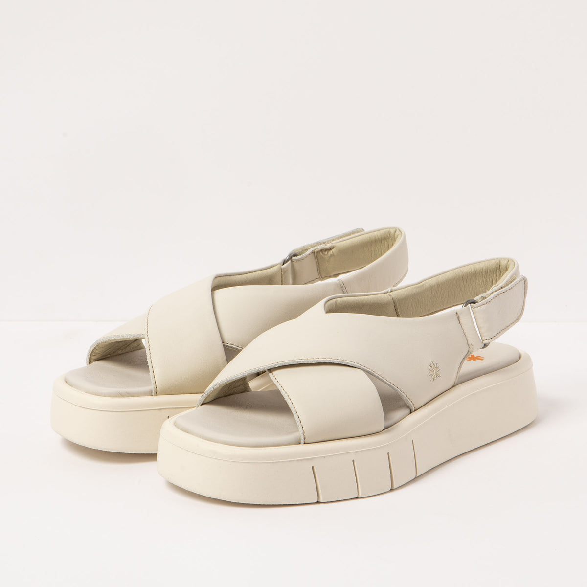 gid://shopify/Product/16171556405580_5
