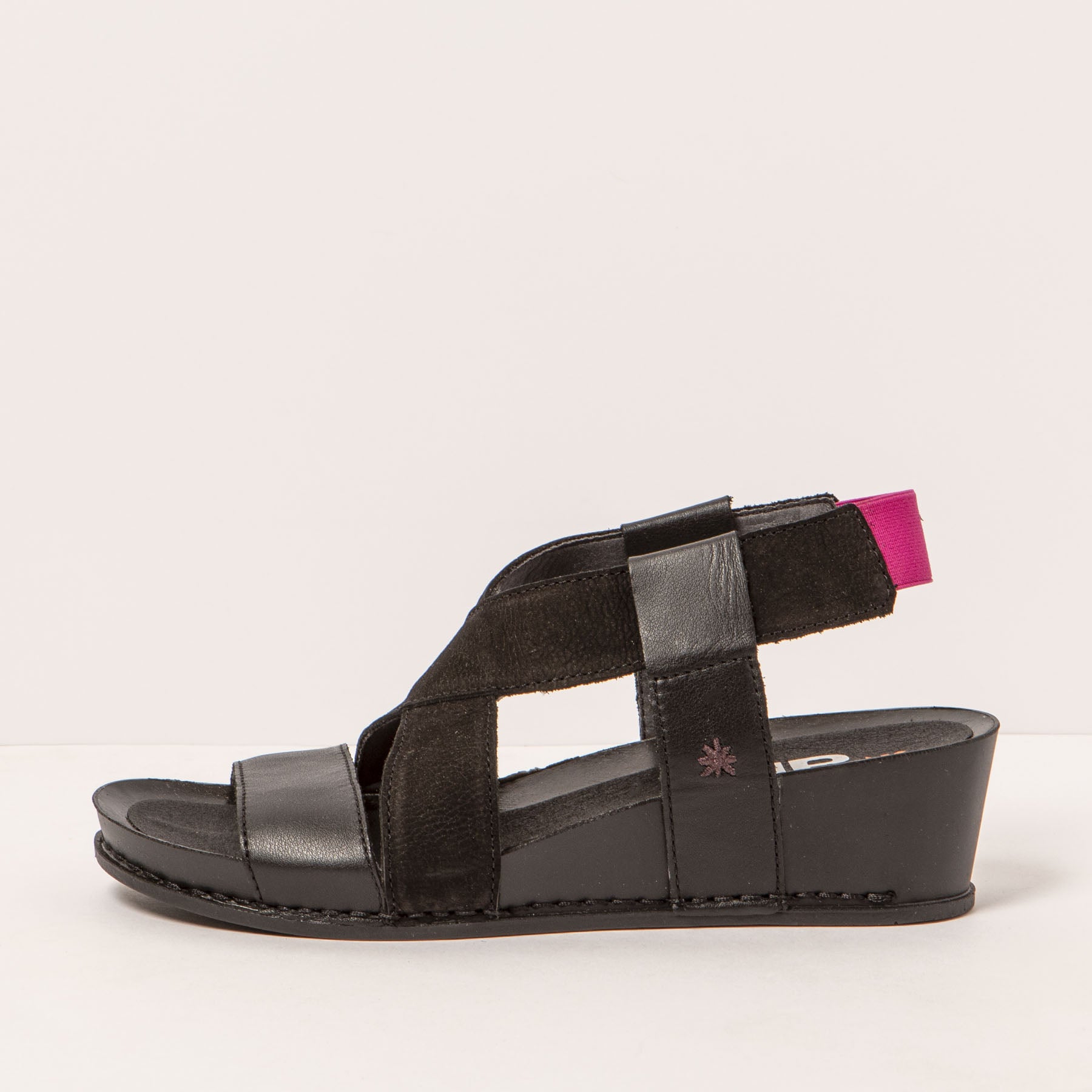 gid://shopify/Product/15693516046668_1