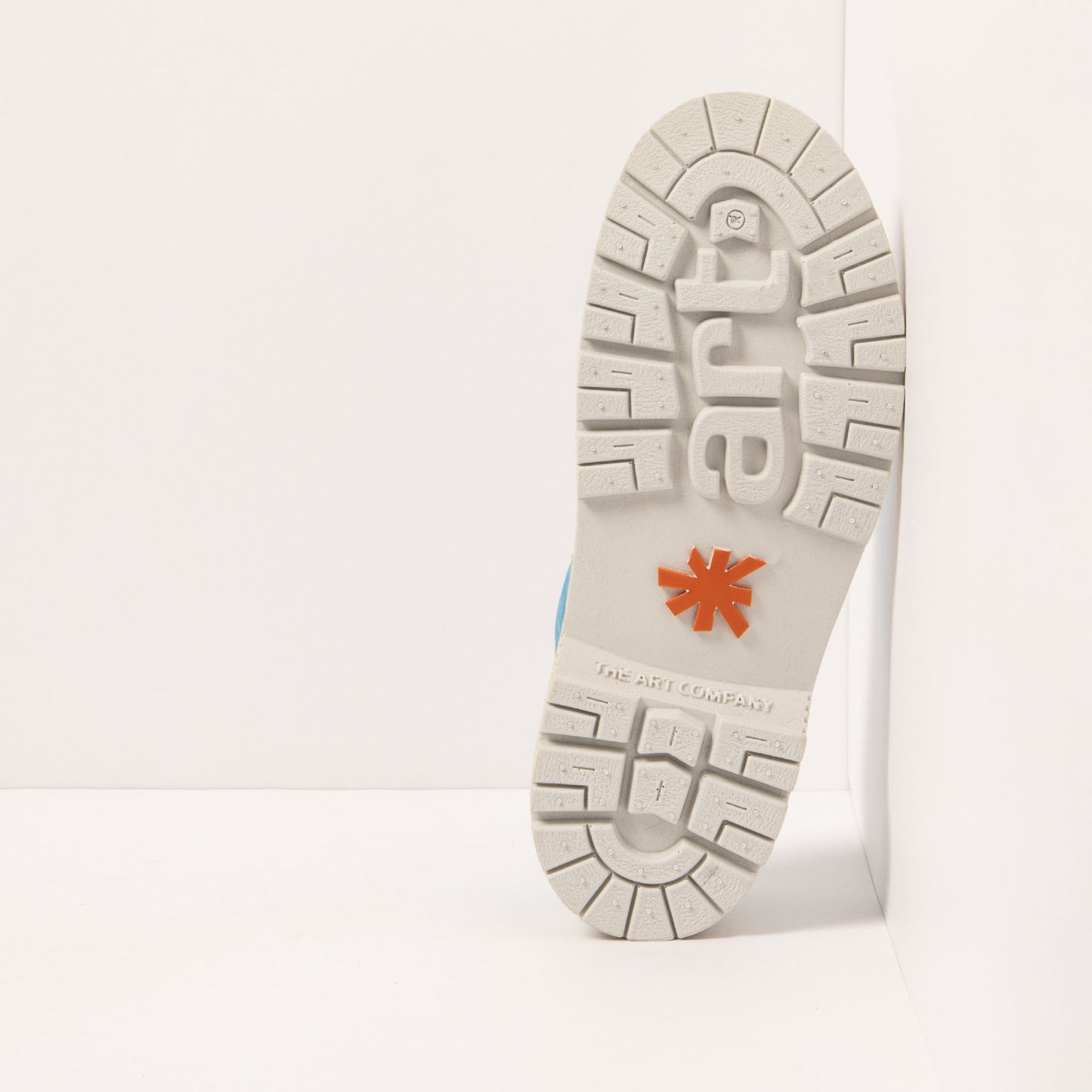 gid://shopify/Product/15693359907148_3