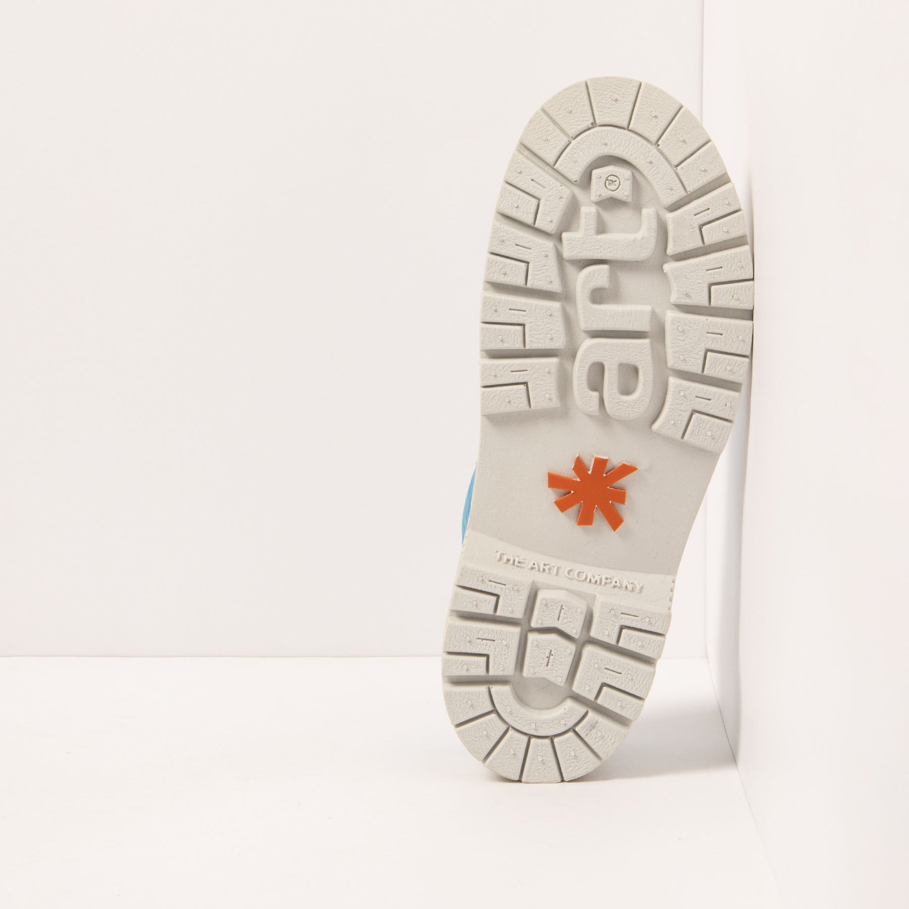 gid://shopify/Product/15693359907148_3