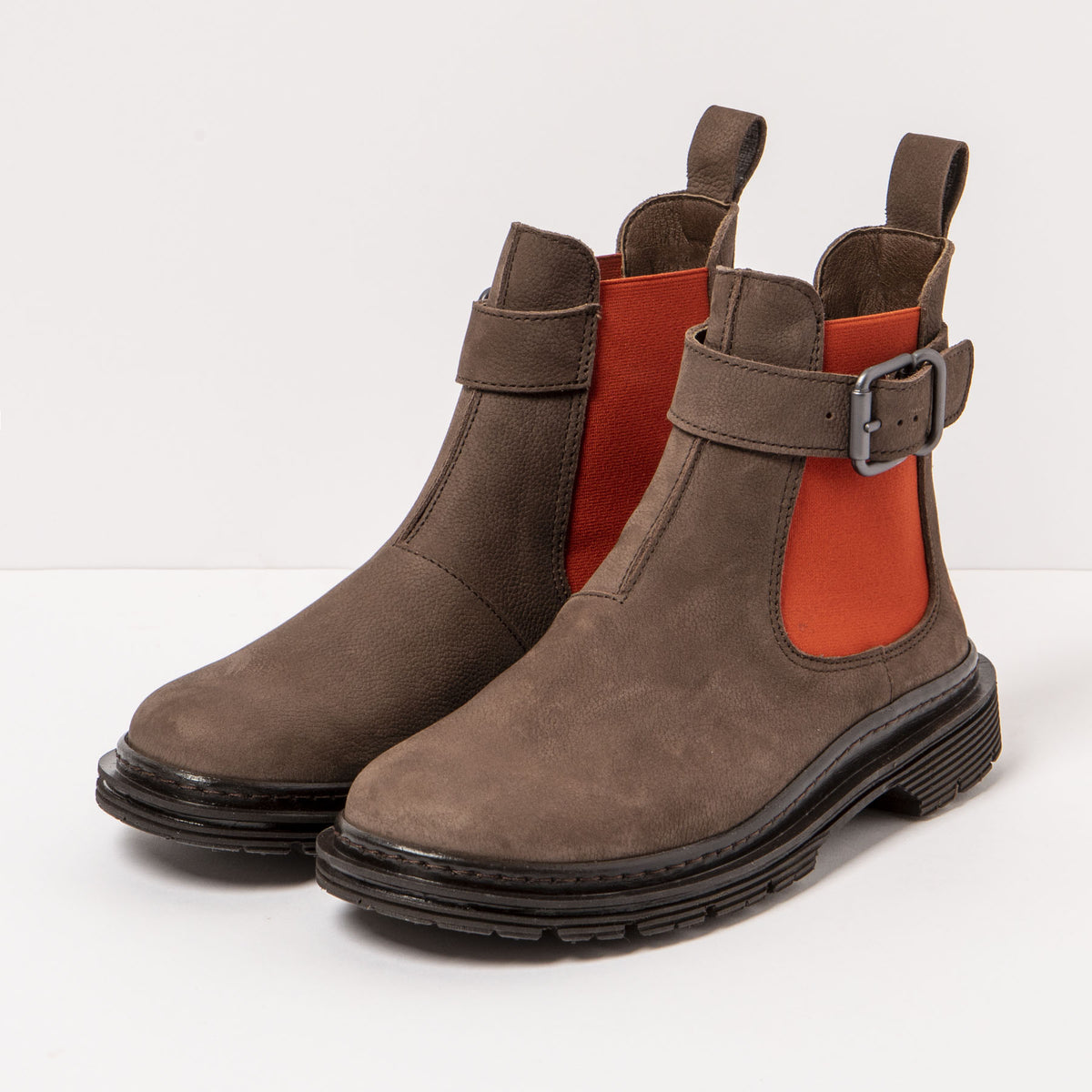gid://shopify/Product/16171562959180_5