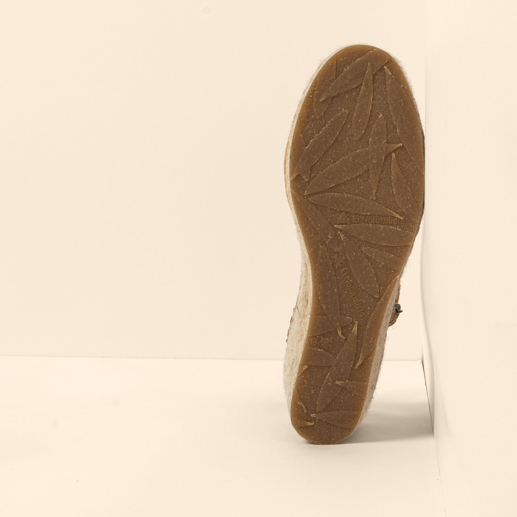 gid://shopify/Product/15699917570380_3
