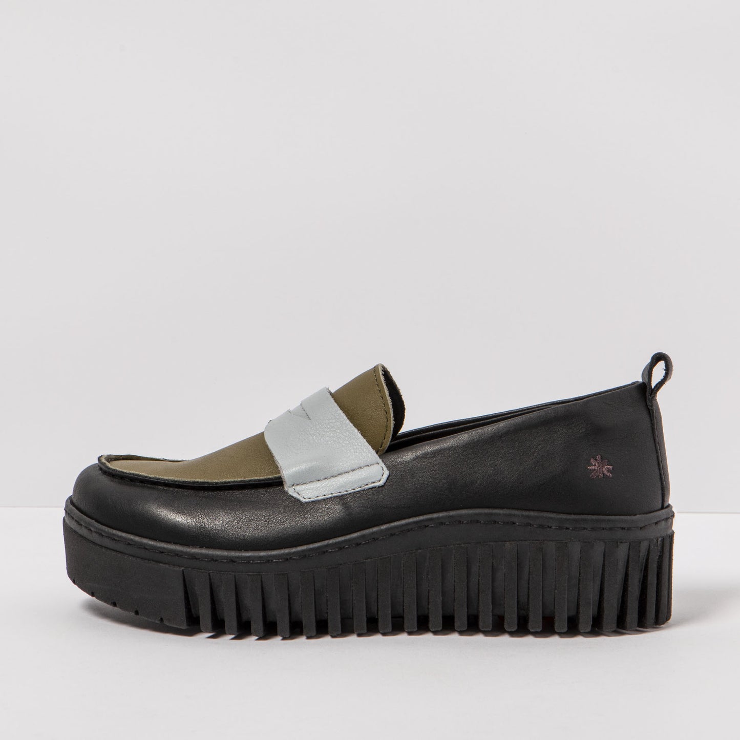 gid://shopify/Product/15785721037132_4