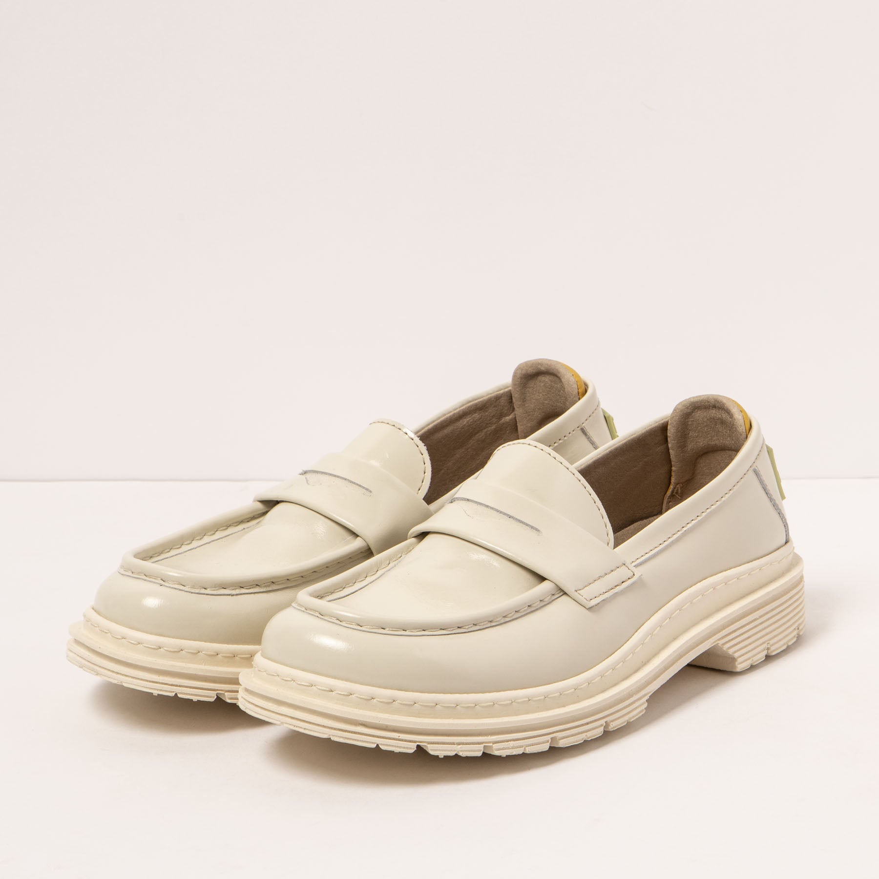 gid://shopify/Product/15693435797836_2