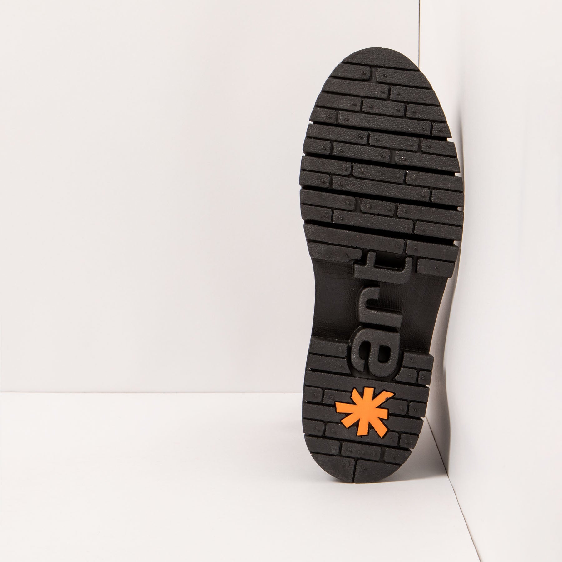 gid://shopify/Product/15694343176524_3