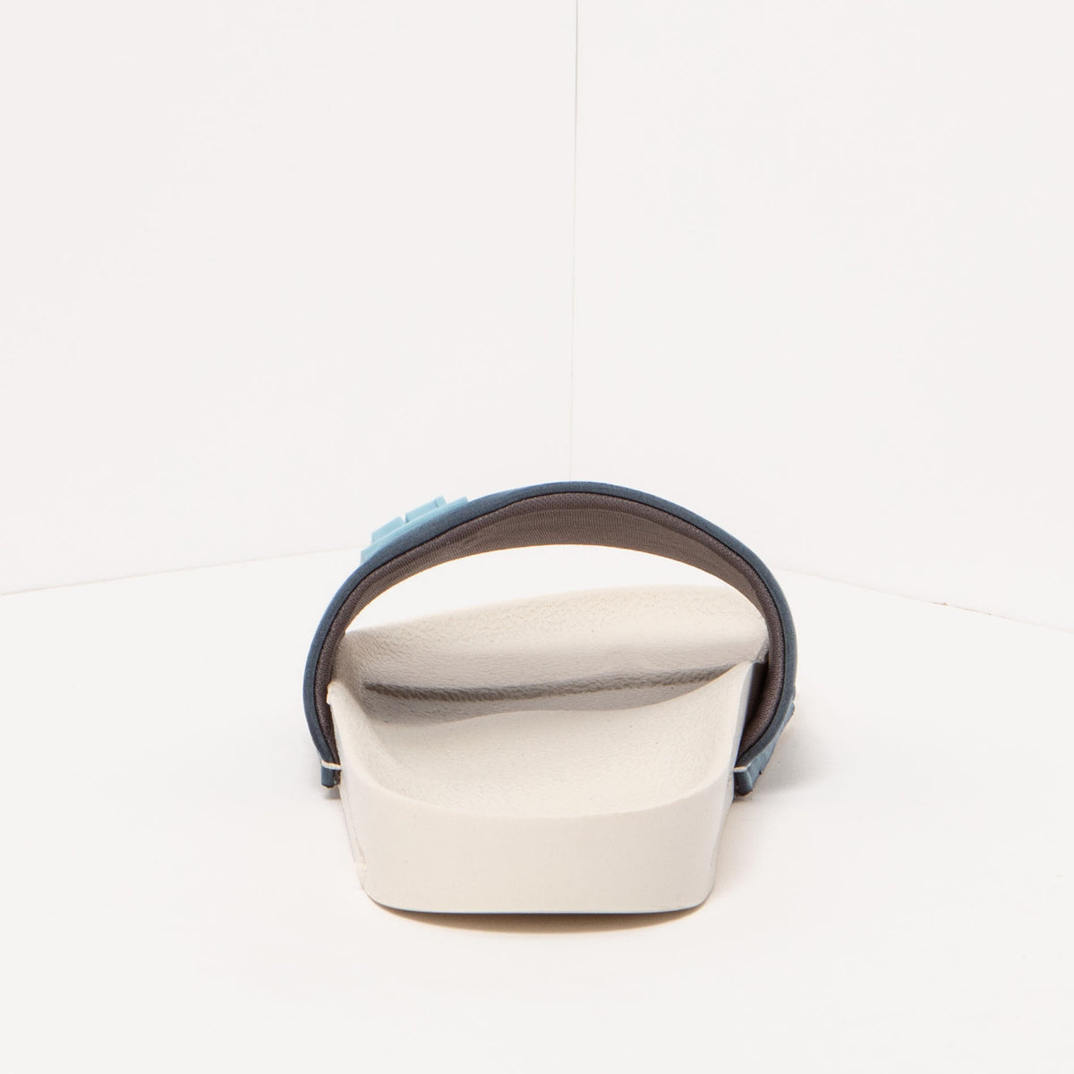 gid://shopify/Product/16172176703820_5