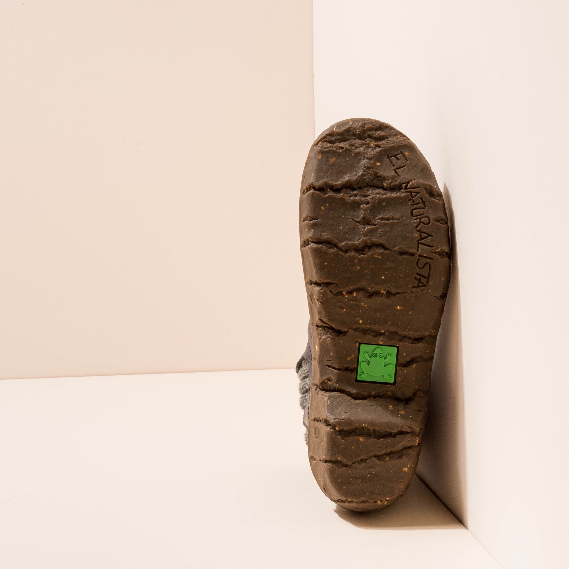 gid://shopify/Product/15700299841868_6