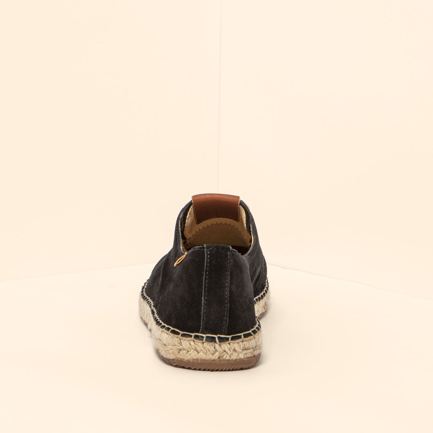 gid://shopify/Product/15700246135116_8