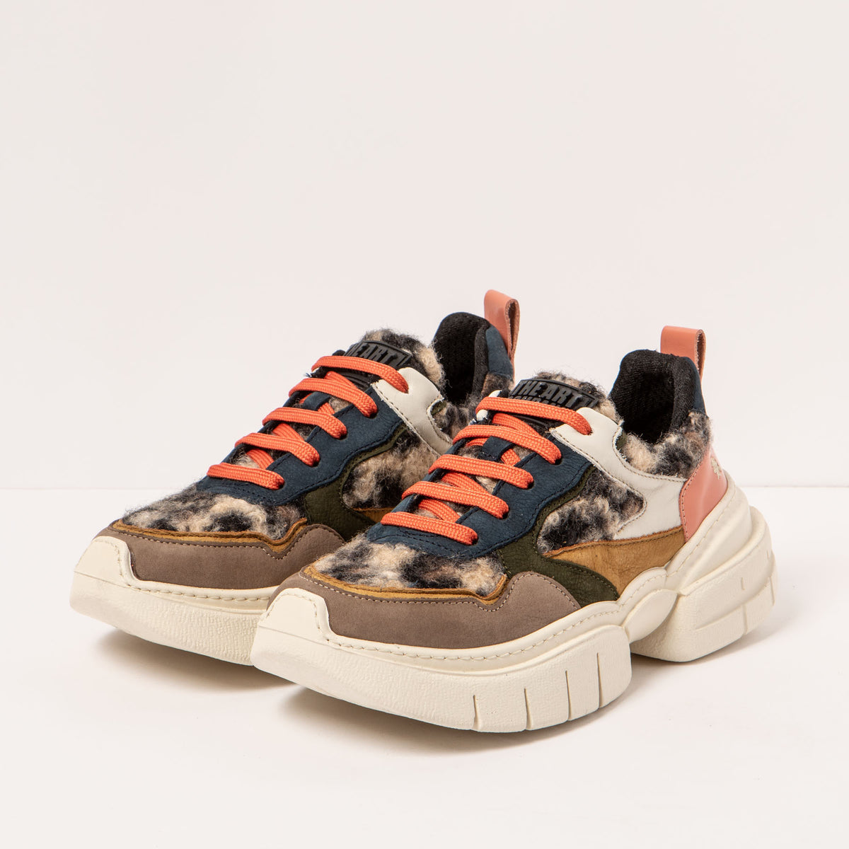 gid://shopify/Product/16172474663244_2