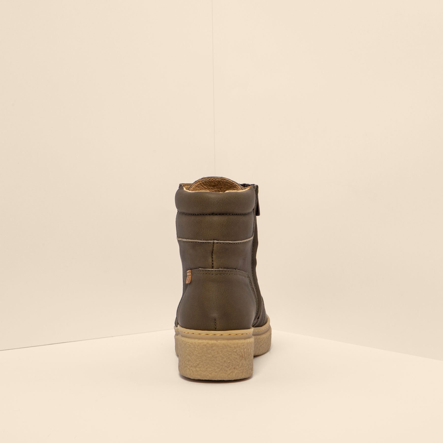 gid://shopify/Product/15700136165708_5