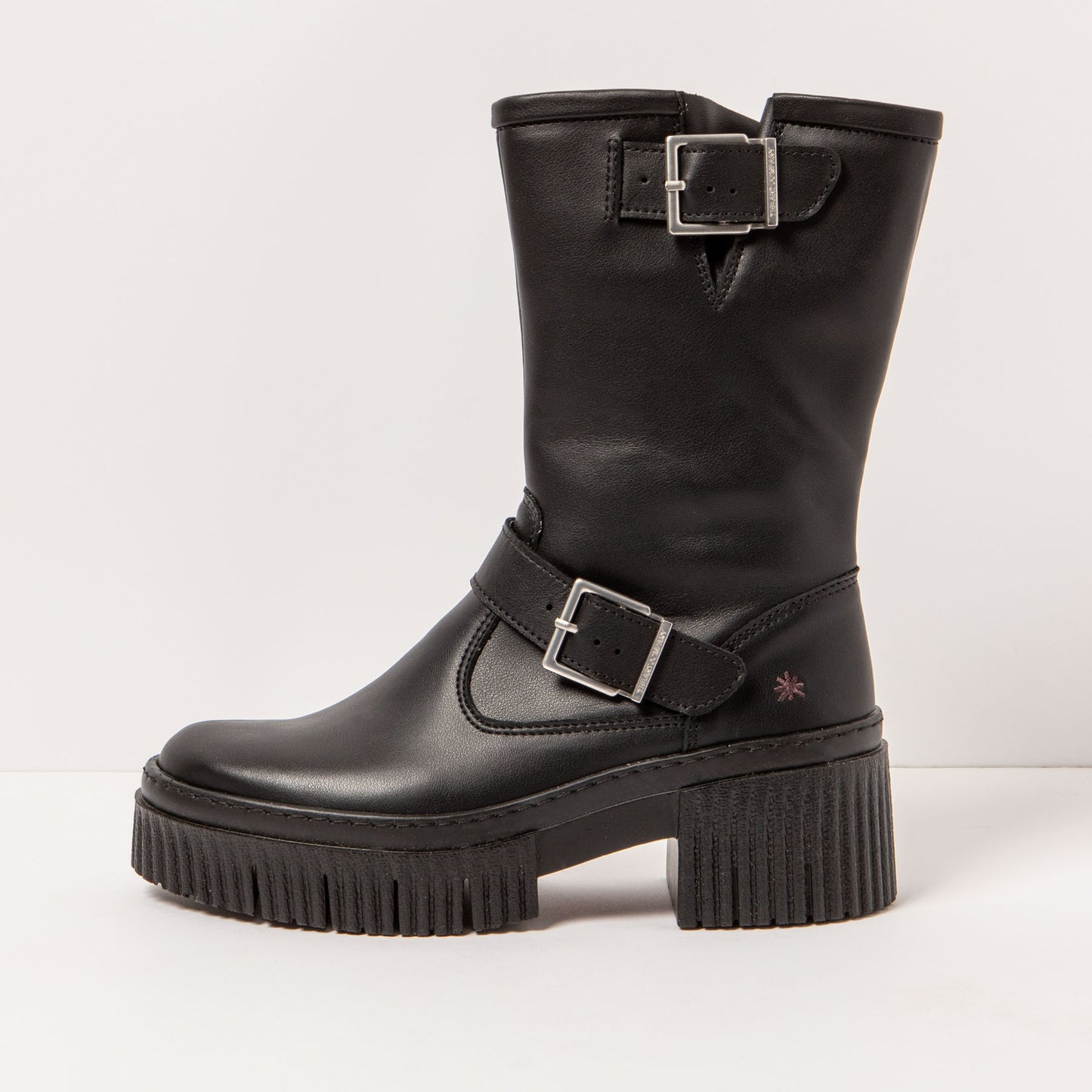 gid://shopify/Product/15693949632844_1