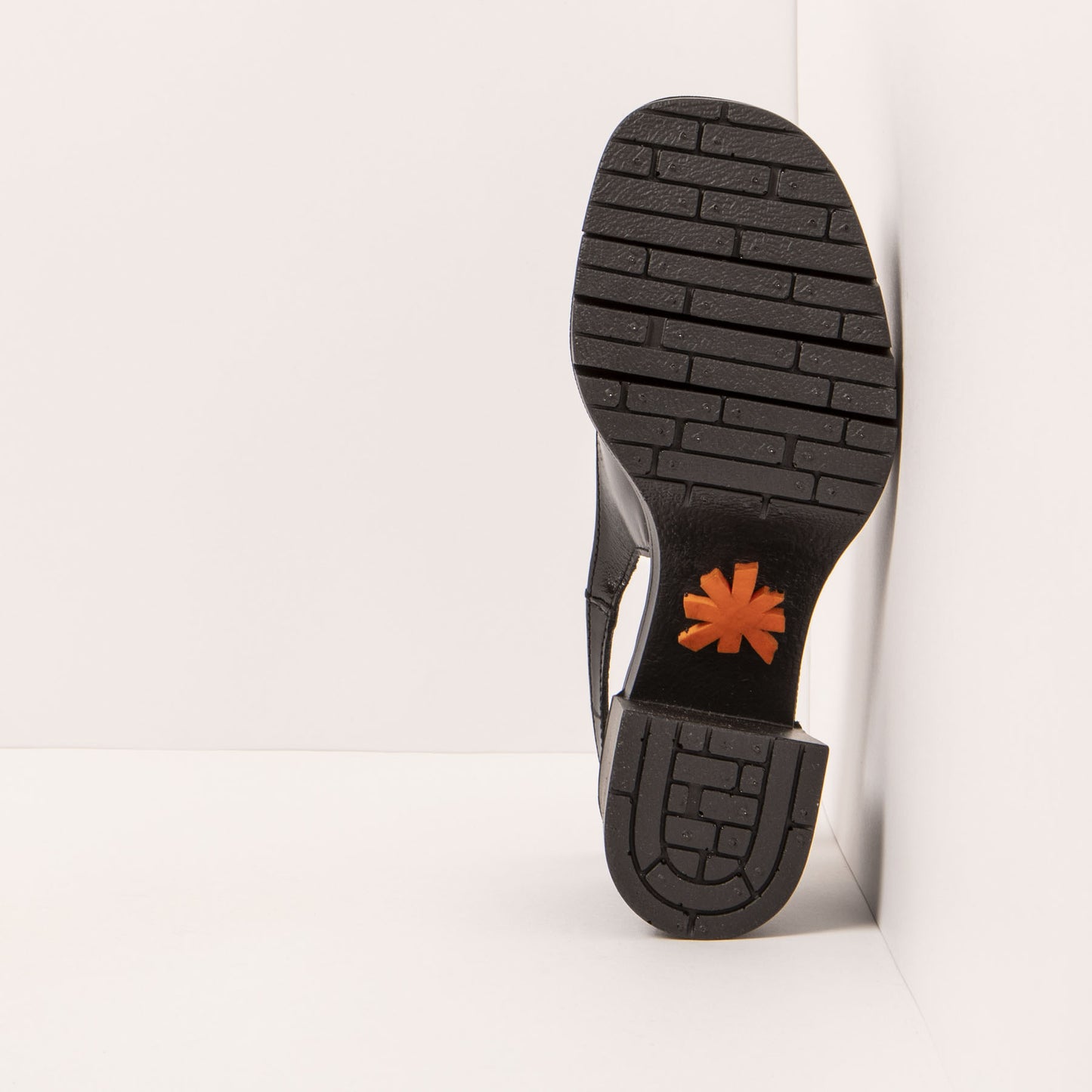 gid://shopify/Product/15693588595020_3