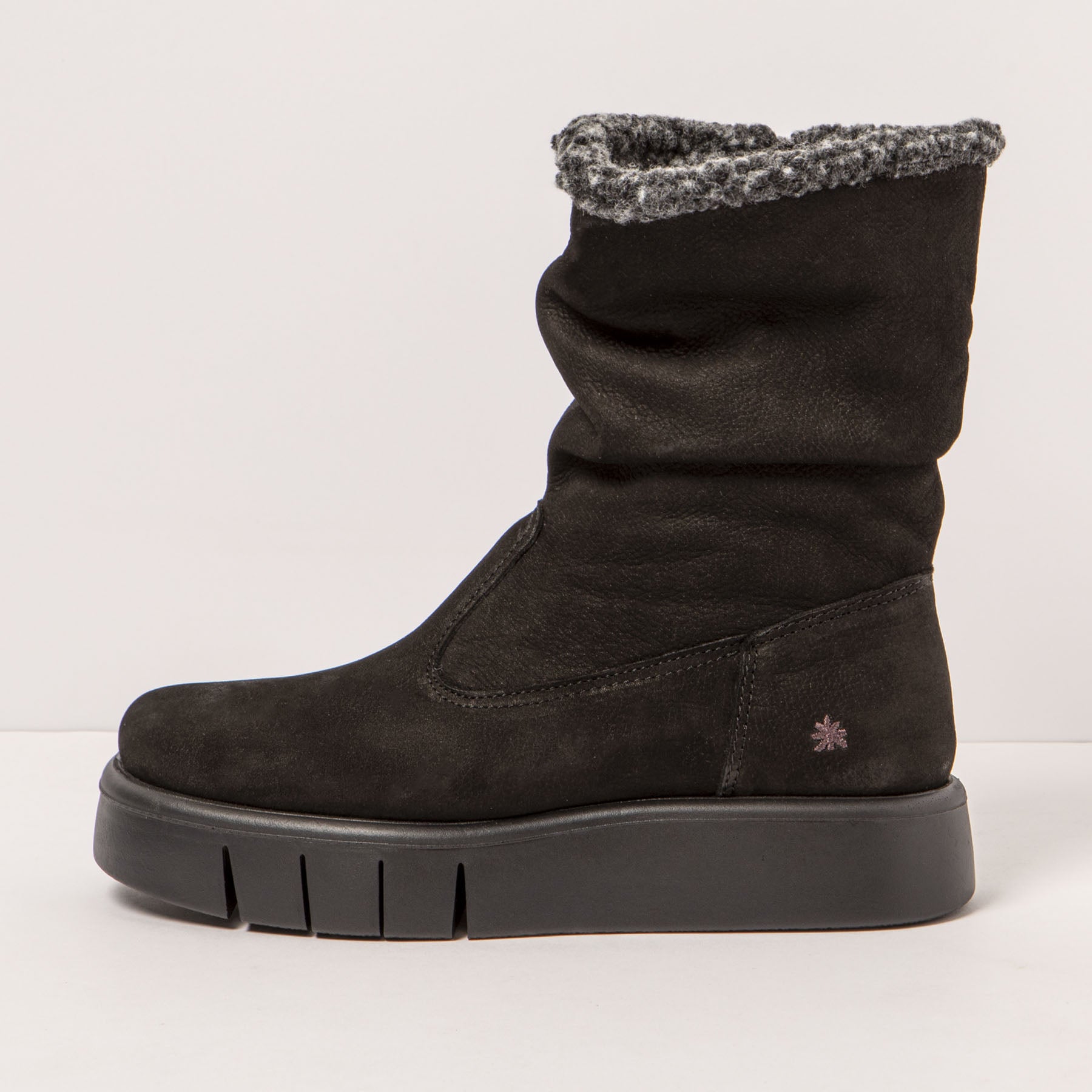 gid://shopify/Product/15785700524364_1