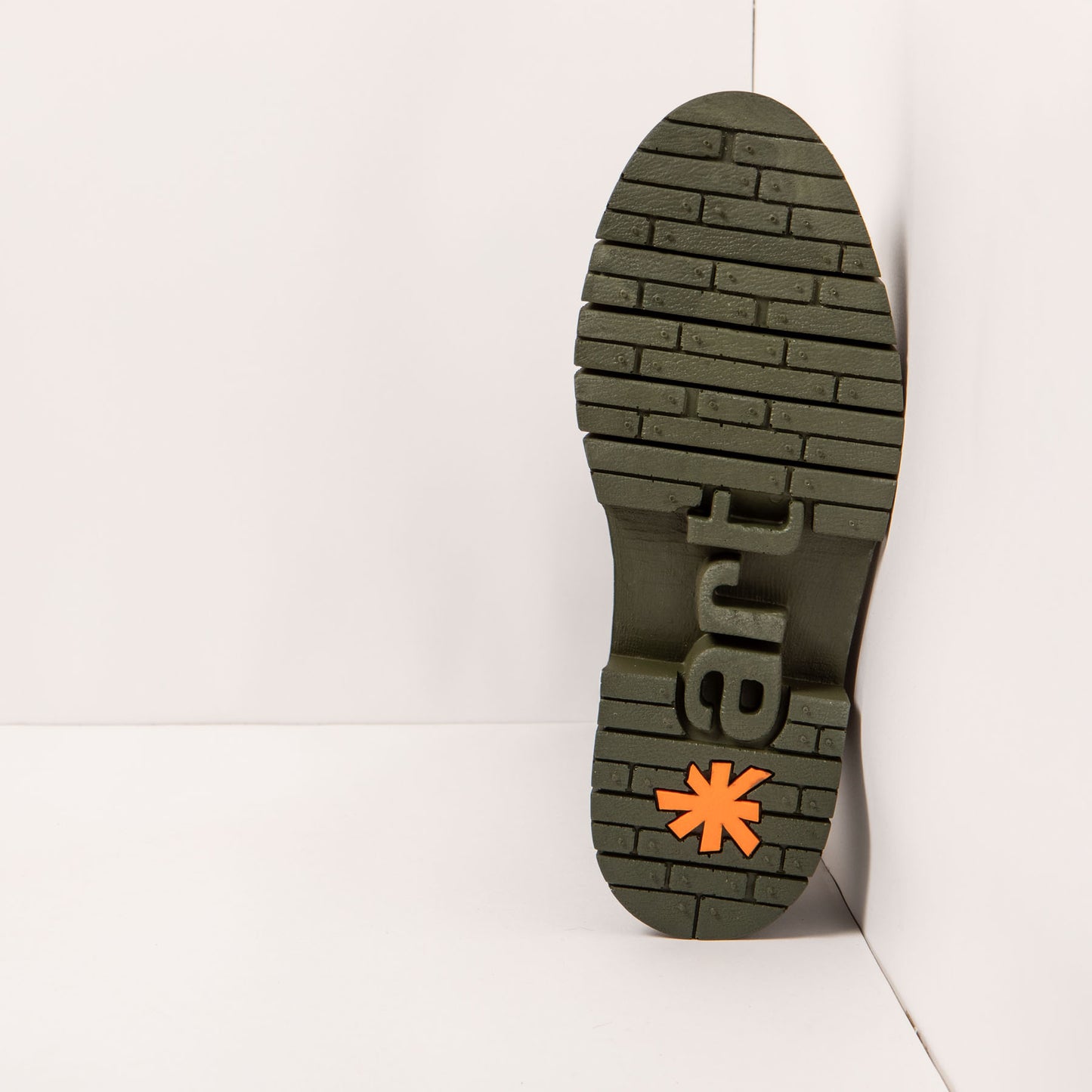gid://shopify/Product/15694347010380_3