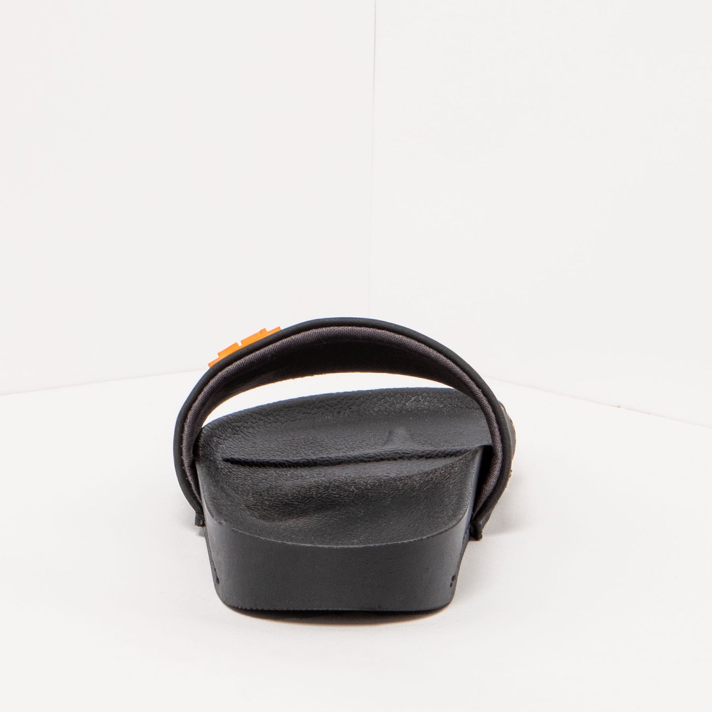 gid://shopify/Product/15693609894220_5