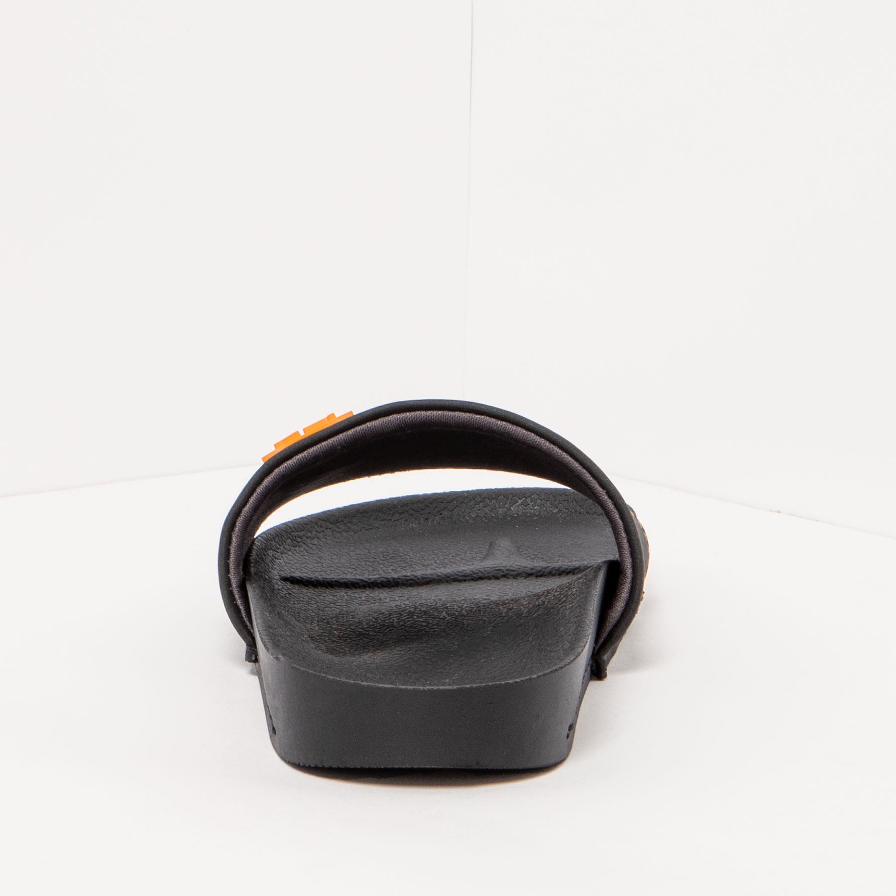 gid://shopify/Product/15693609894220_5