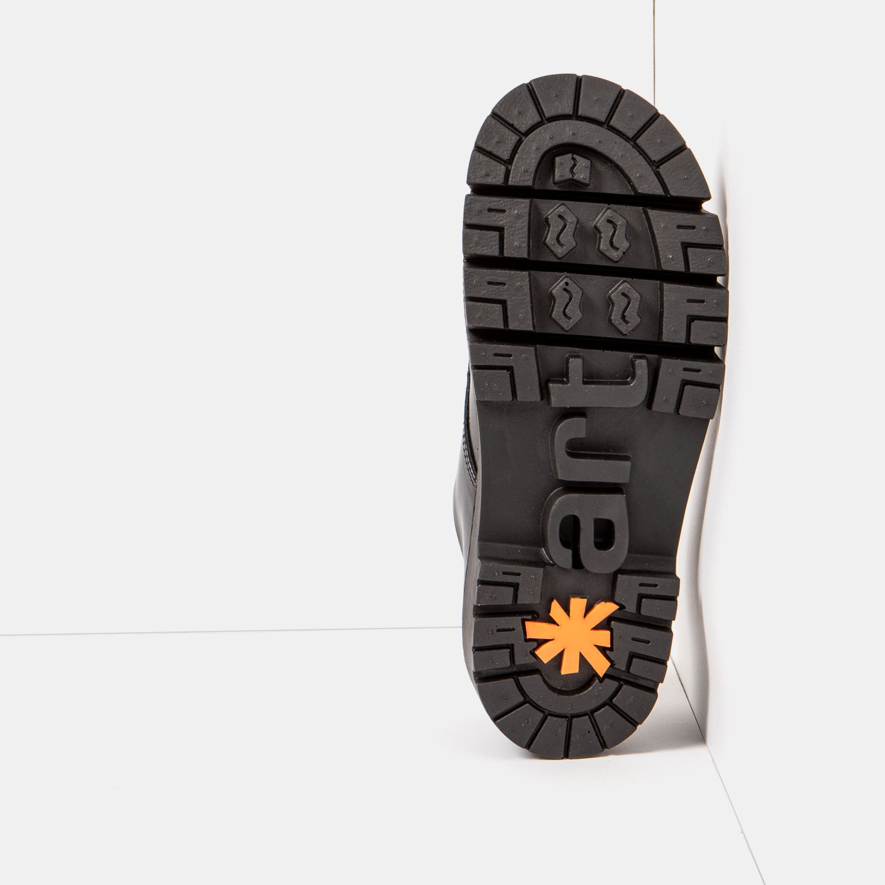 gid://shopify/Product/15694210236748_6