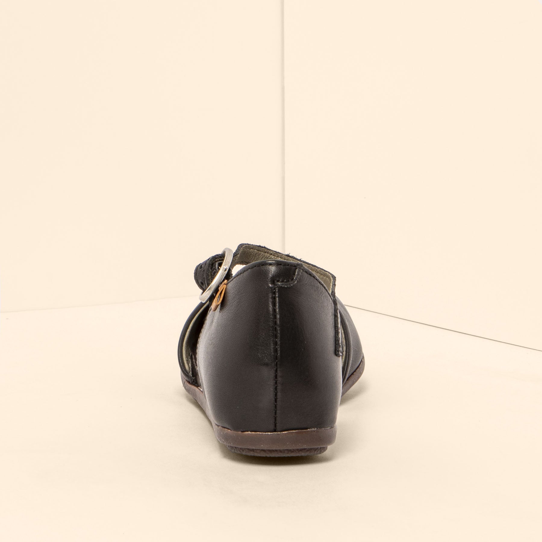 gid://shopify/Product/15700752138572_5