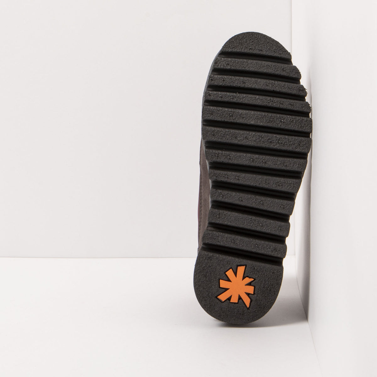 gid://shopify/Product/16171358388556_6
