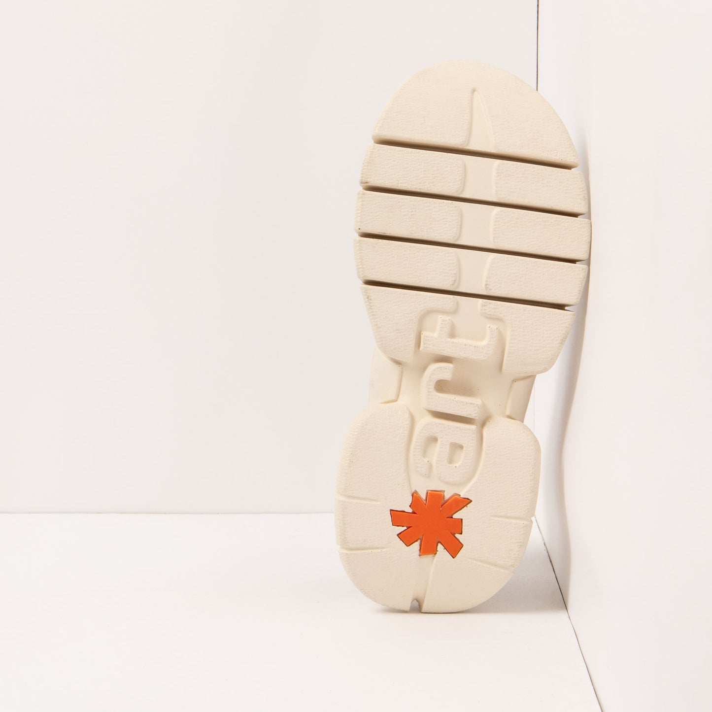 gid://shopify/Product/15694133559628_3