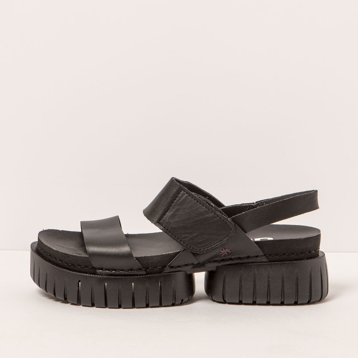gid://shopify/Product/16172079186252_1