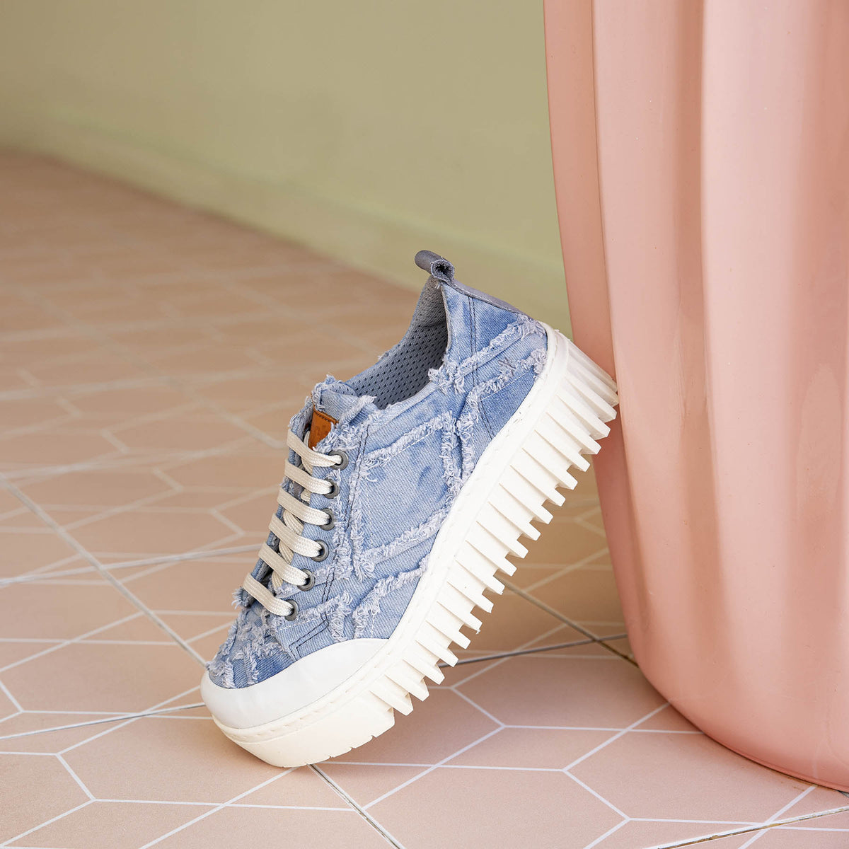 gid://shopify/Product/16172922569036_7